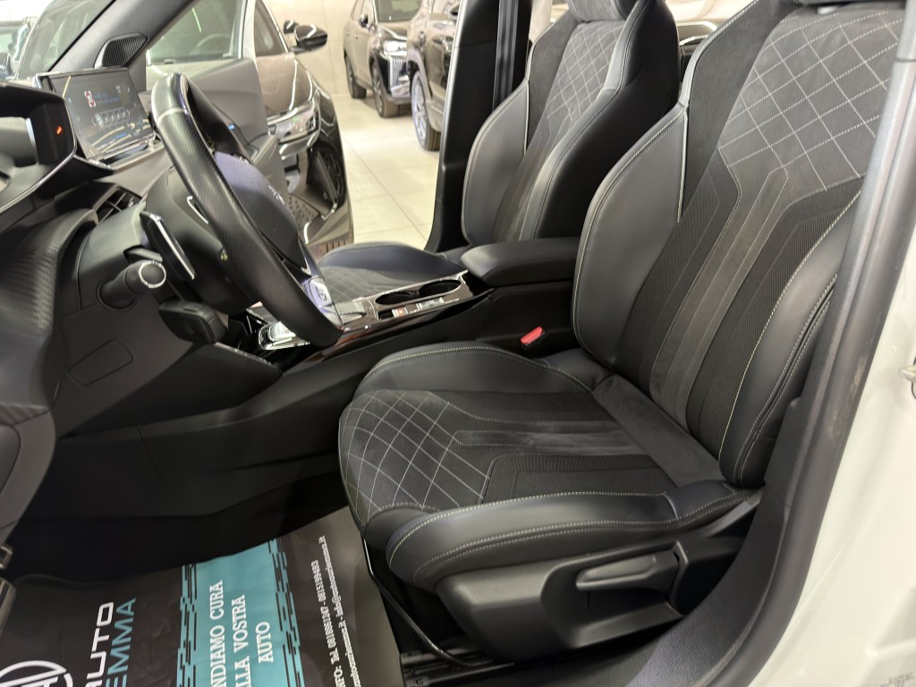 PEUGEOT 2008 1500 BLUEHDI 130 CV EAT8 GT PACK